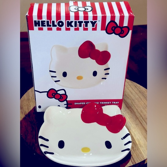 Sanrio Hello Kitty Shaped
Ceramic Trinket Tray - Jewelry
Ring Holder Dish - Picture 6 of 14